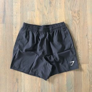 Gymshark black ARRIVAL 5" SHORTS- S